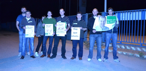 Pegada de carteles de Juventudes