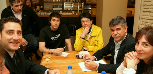 Reunión de Ángel Varea y los hosteleros de la calle Laurel