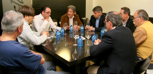 Reunión en el bar Tastavín