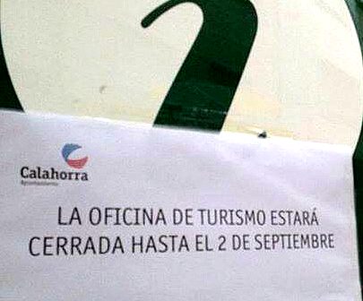 Cartel en la oficina de turismo de Calahorra