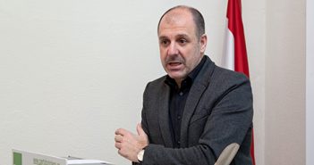 Miguel González de Legarra, PR+