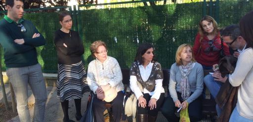 Antoñanzas visita barrio Varea