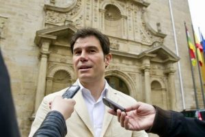 LOGRONO. PARLAMENTO, FERNANDO GOMEZ (PR) HABLA SOBRE CIUDADANOS. 10 mayo 2016. Justo Rodriguez TFGP.