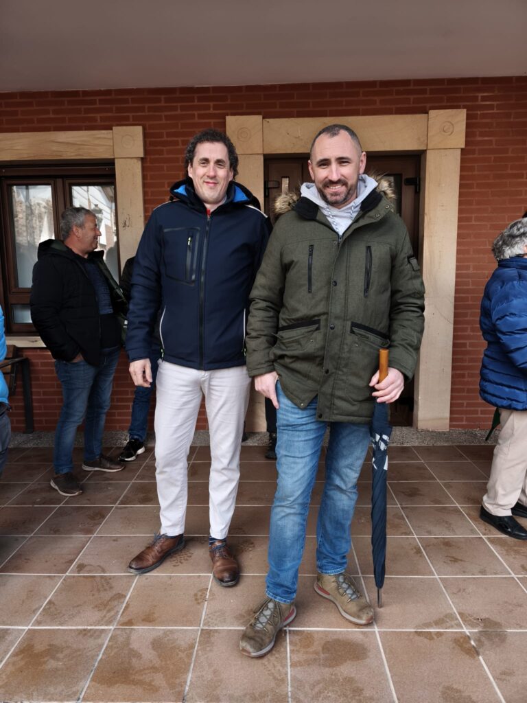 El secretario general, Iván Herrero, y el vicepresidente tercero y concejal de Villamediana de Iregua, Nathanael Amelivia.